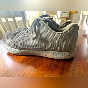 No Bull Tennis Shoes Size 6.0 Womens